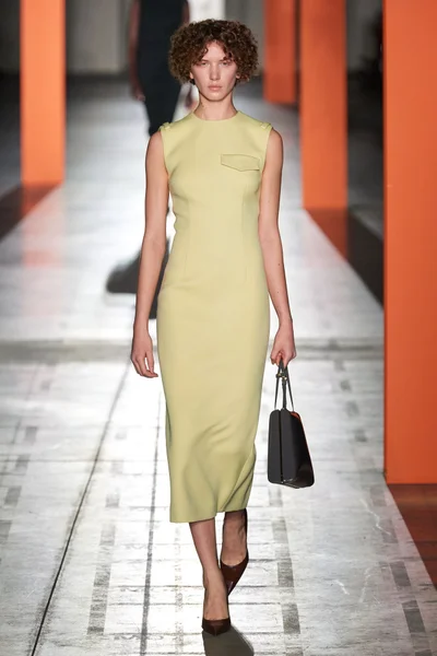 Look 28